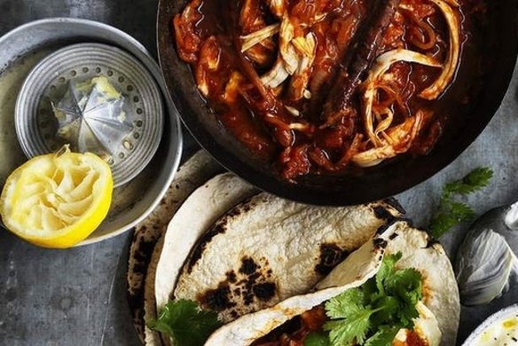 Sexy Mexy: Chicken tinga with tortillas.