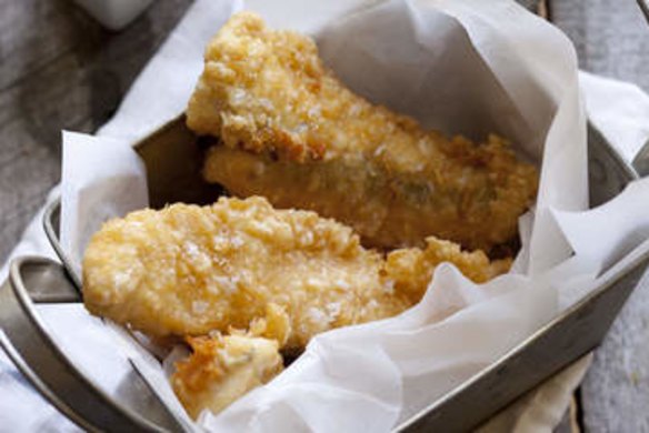 Fish in beer batter with homemade tartare.