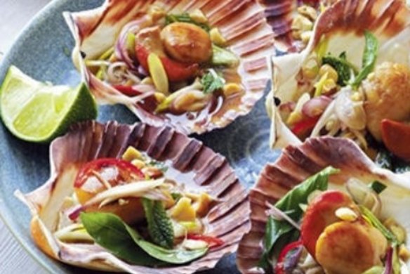 Scallops with lime, mint and chilli