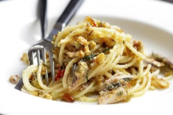 Bucatini with sardines and fennel