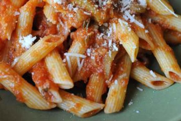 Penne with tomato sauce and tuna.