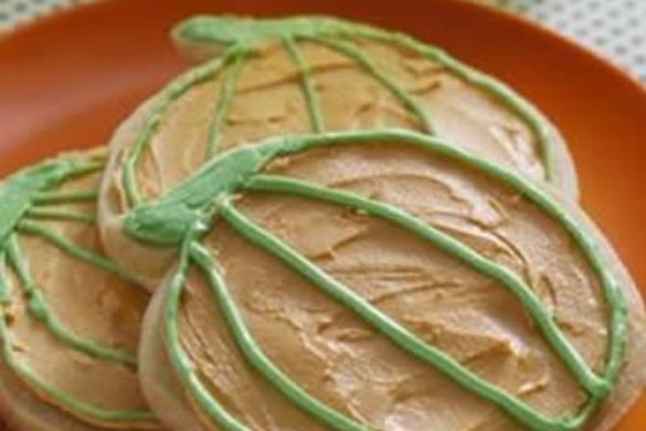 Pumpkin-shaped shortbread