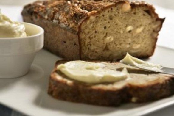 Banana and cashew nut bread