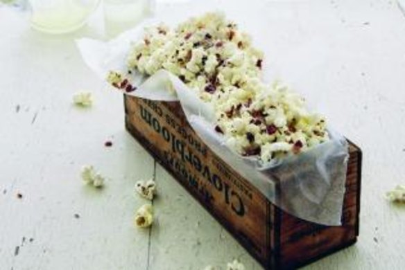 Popcorn with bacon and parmesan.