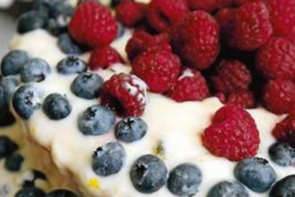 'Cheat' fruit pavlova