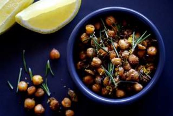 Spicy roasted chickpeas