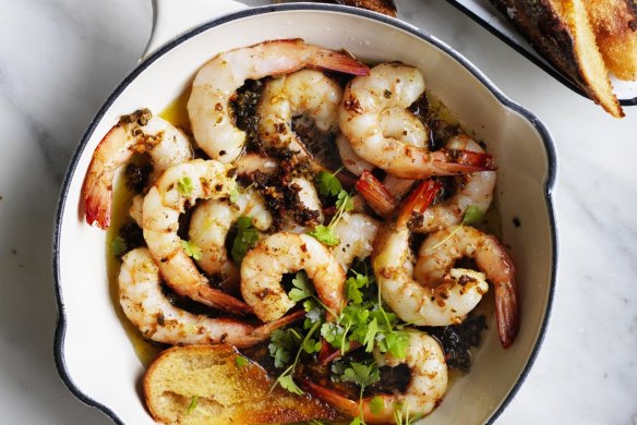 Prawns with capers, garlic and butter.