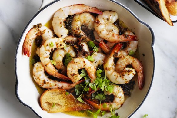 Prawns with capers, garlic and butter.