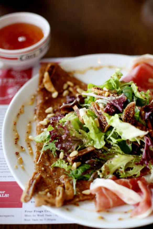 Salad galette with dried fig and goat cheese.