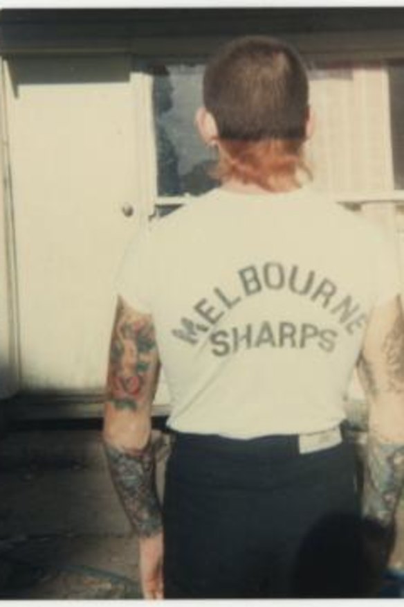 A member of Melbourne Sharps.