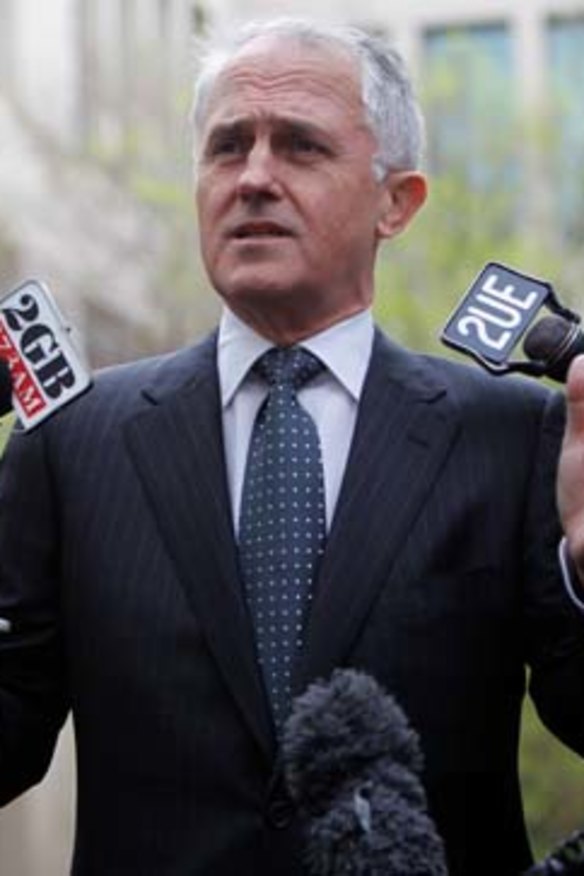 NBN Co lags behind schedule while bosses get ahead on bonuses