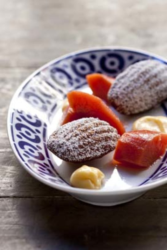 Camorra quince recipe: Poached madelines with lemon curd.