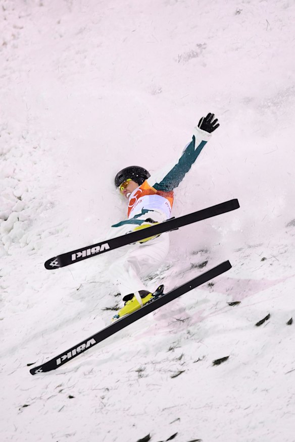 Laura Peel crashes out in the women's aerial skiing final.