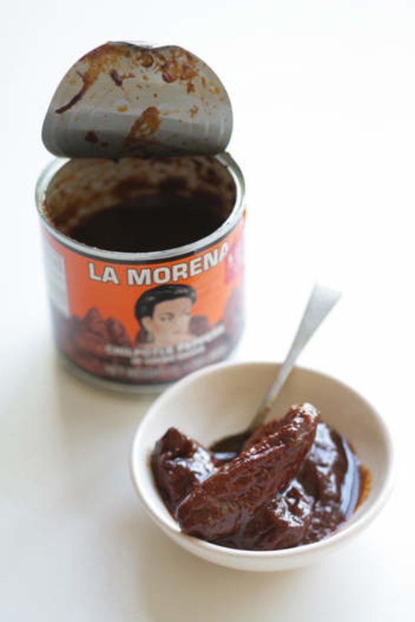 La Morena chilpotle chillies add zing to relishes and marinades.