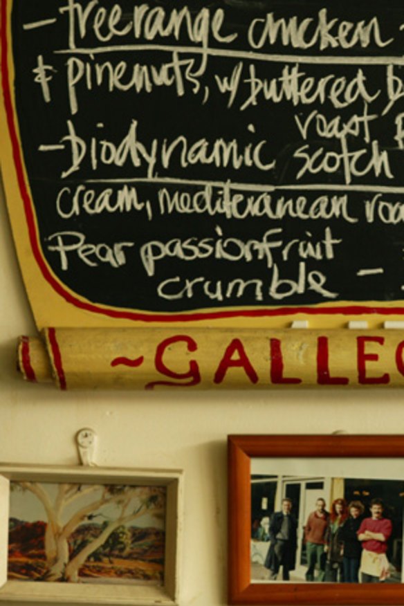 The Galleon Cafe Article Lead - narrow