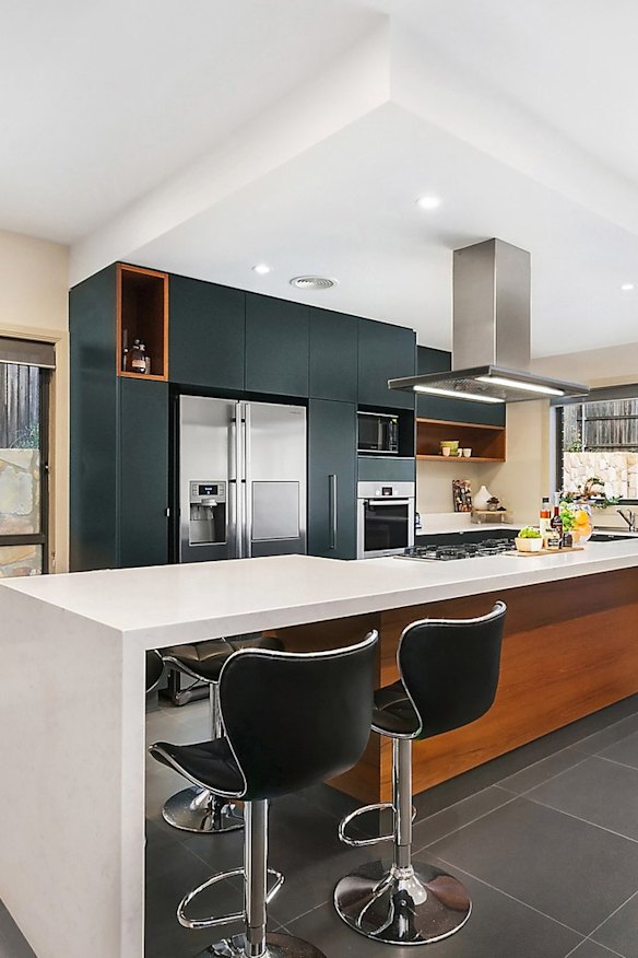 4 Keewong Street, Crace. 