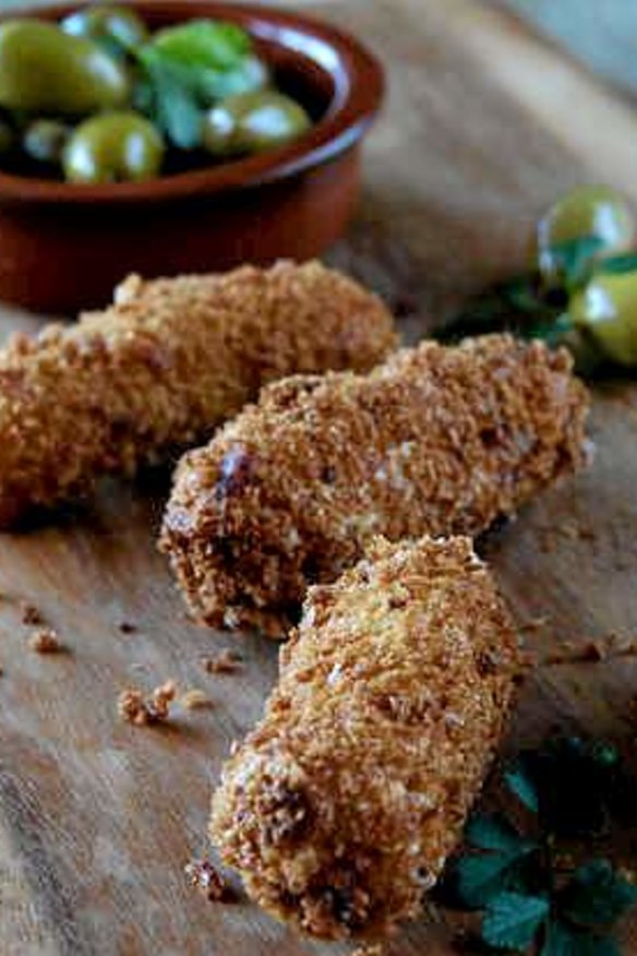 Croquetas make a great snack and are very handy for using up leftovers.