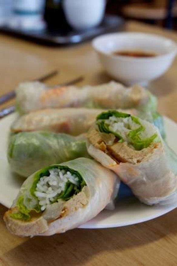 Rice paper rolls with mock pork and prawns at Duy Linh.