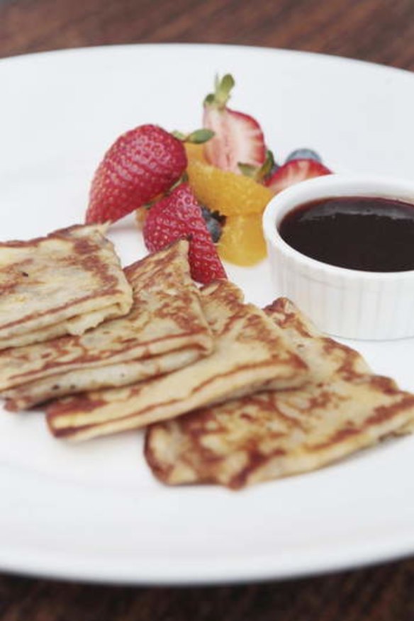 French crepes with seasonal fruit from Bitton.