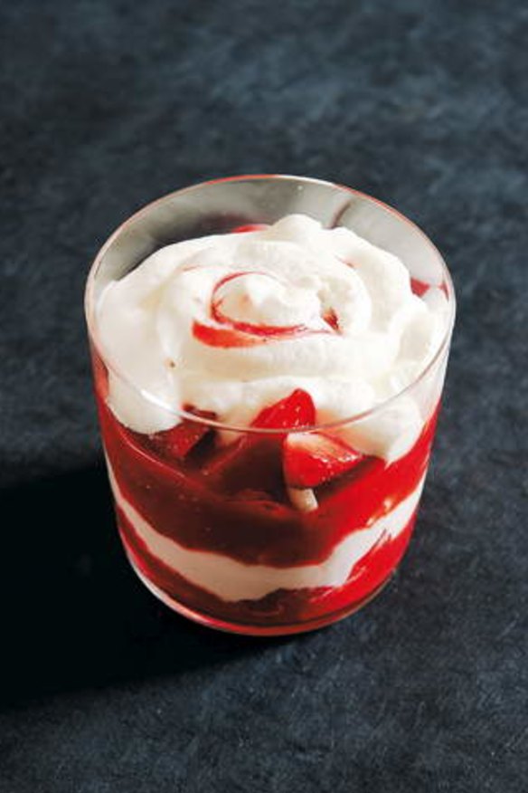 Strawberry vacherin