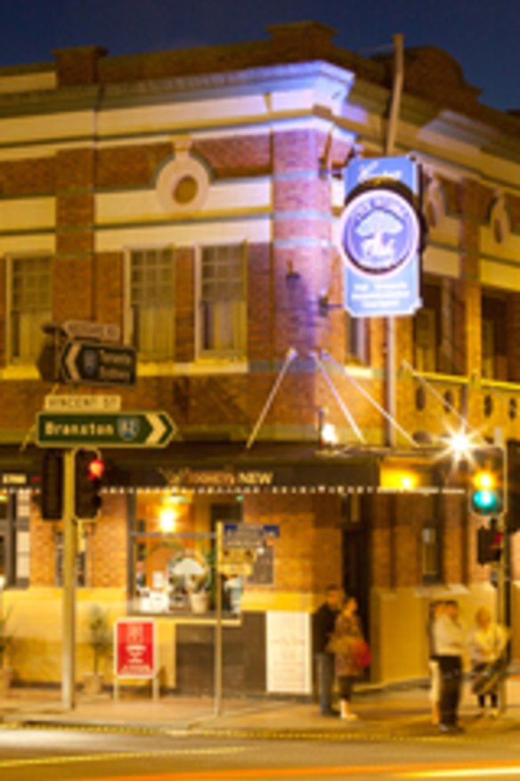 Royal Oak Hotel (Cessnock) Article Lead - narrow