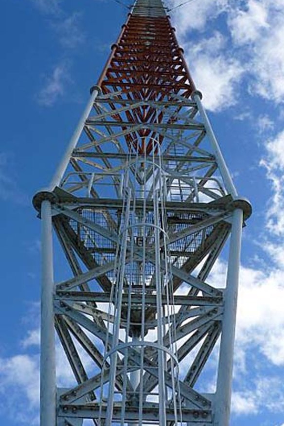 The Woodside Omega Transmittor is the tallest structure in Australia.