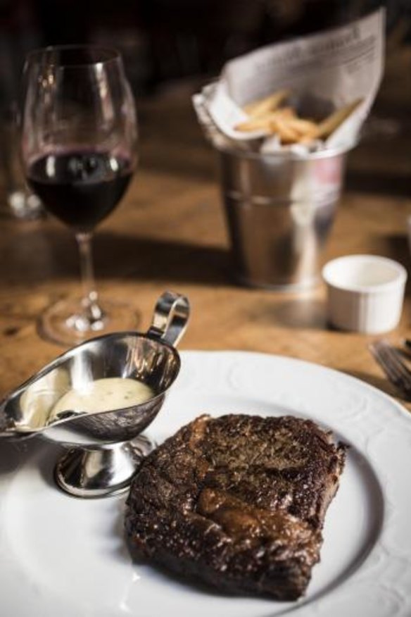 Entrecote frites, sauce bearnaise and steak.