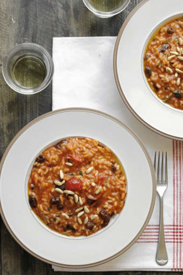 Risotto with tomato, anchovy and raisins.