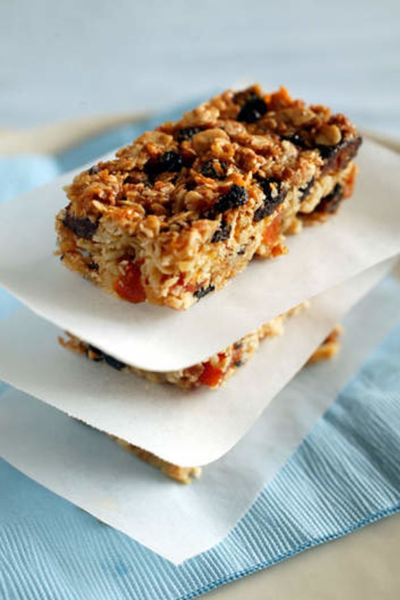 Easy muesli slice