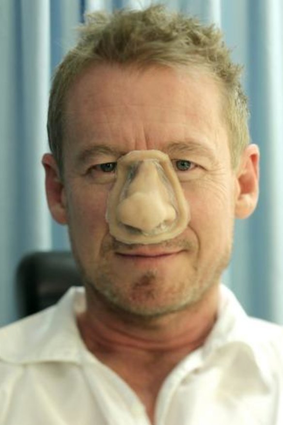 Richard Roxburgh dons Cyrano de Bergerac's false nose for Sydney ...