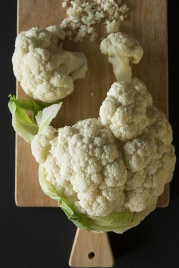 Steaming or stir-frying helps preserve the nutrients in cauliflower.