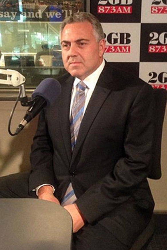Joe Hockey appears on 2GB on Friday to apologise for his comments. Photo: @BenFordham