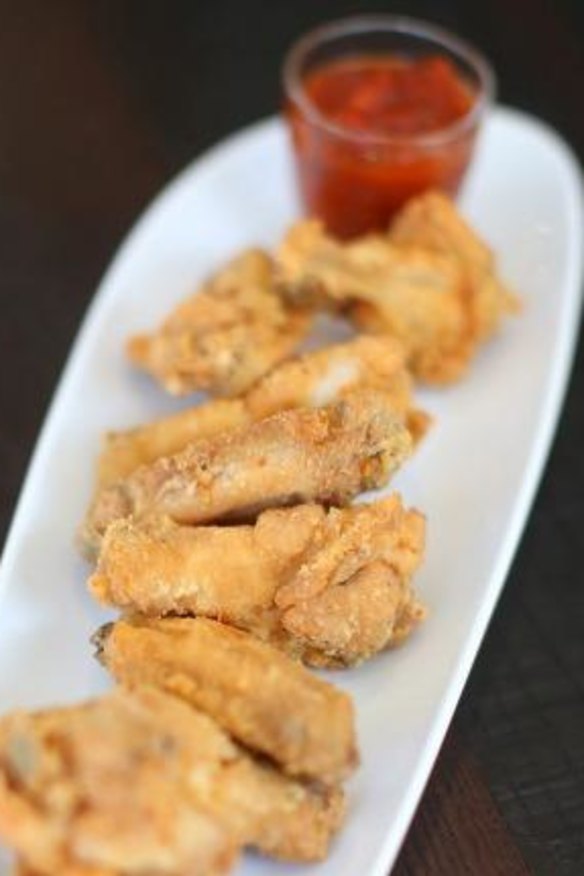 Vietnamese-style fried chicken wings.