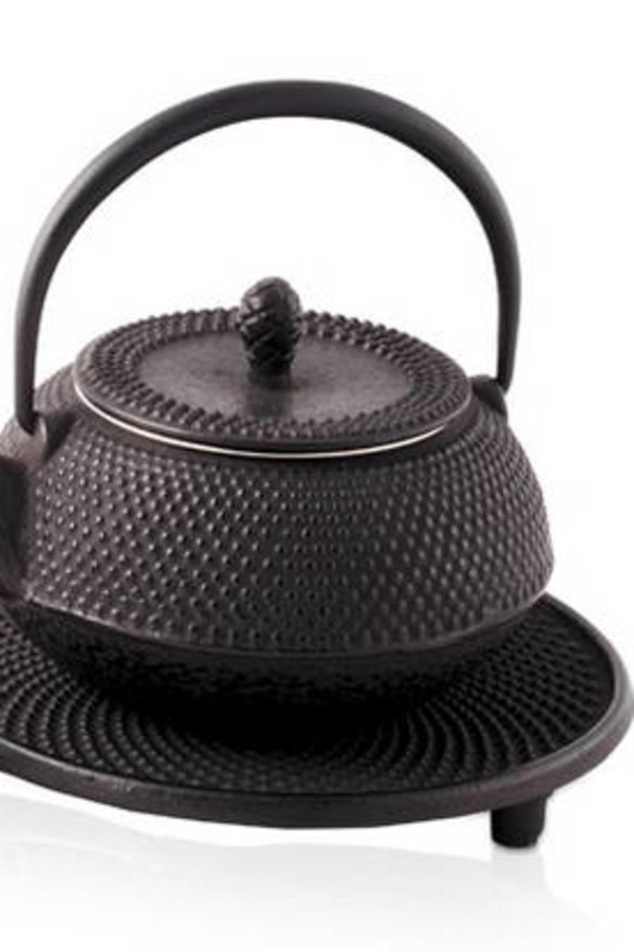 Tetsubin cast iron teapot.