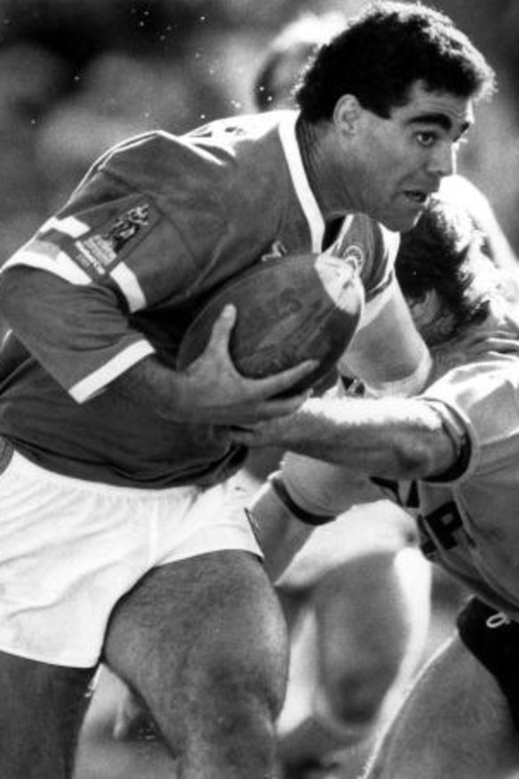 Mal Meninga in action during the 1989 grand final.