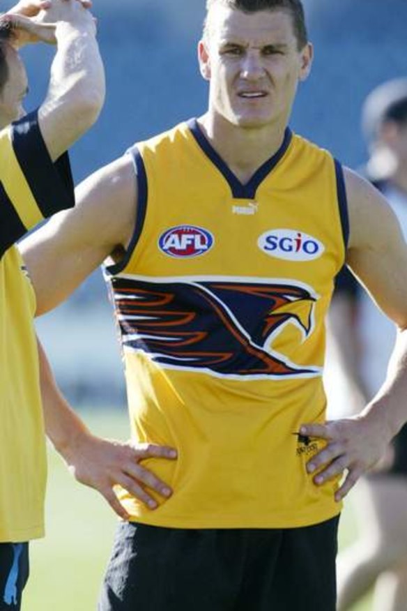 Former Eagle Glen Jakovich is chasing dementia care reform.