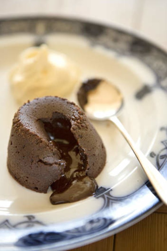 Soft-hearted chocolate puddings