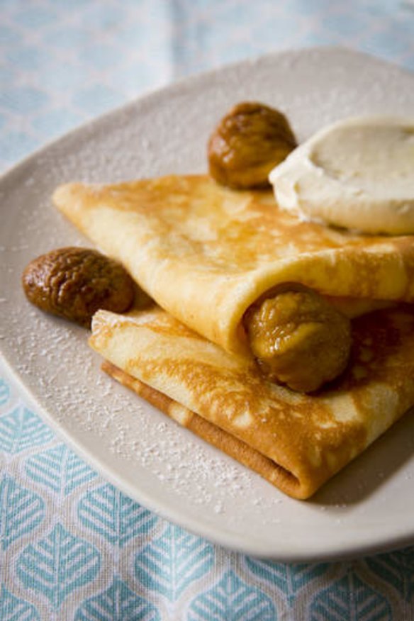 Crepes with vanilla chestnuts and orange cream.