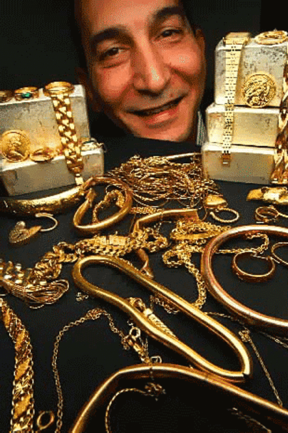 New breed of gold buyers comes to the party … to cash in on a bling-led ...