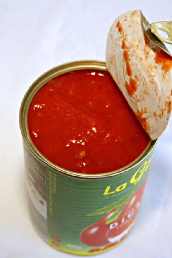 Grappling with ring pulls on cans