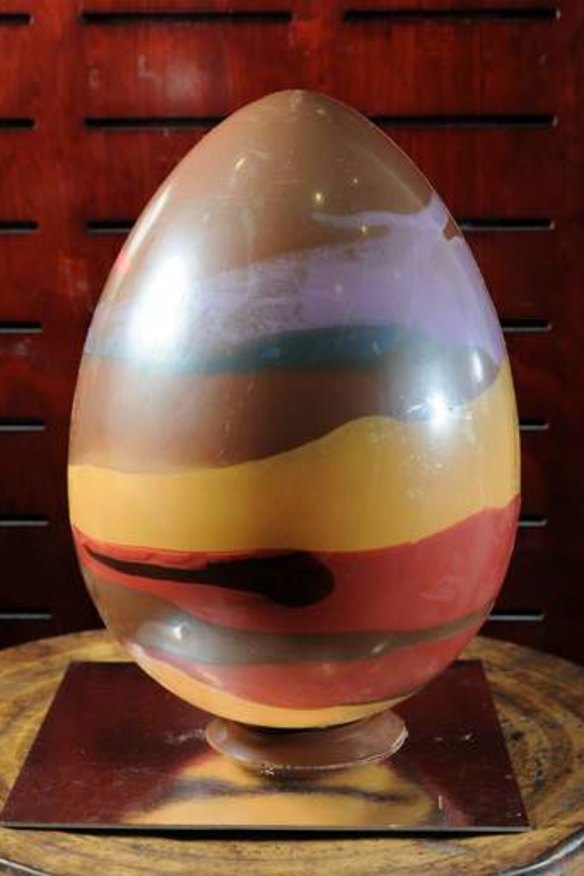 A Lindsay and Edmunds  showpiece Easter egg called "Desert Outback".