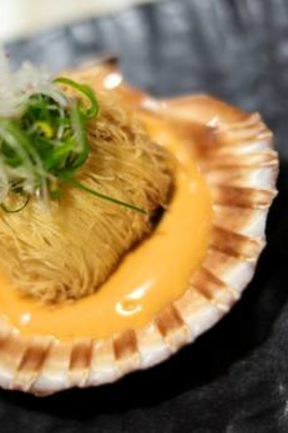 Scallop on smoked chilli mayonnaise from Taxi Dining Room.