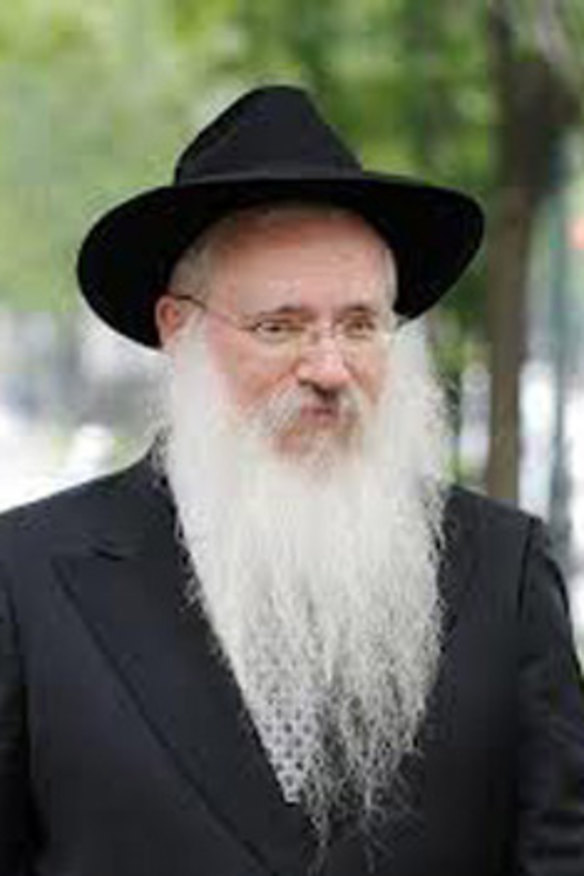 Rabbi apologises for remarks on sex abuse