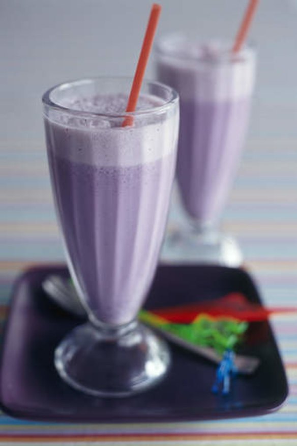 Honey and yoghurt smoothie.