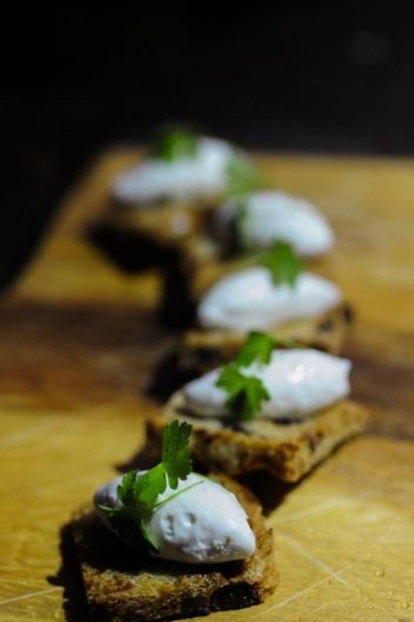 Fruitbread topped with whipped goat's cheese.