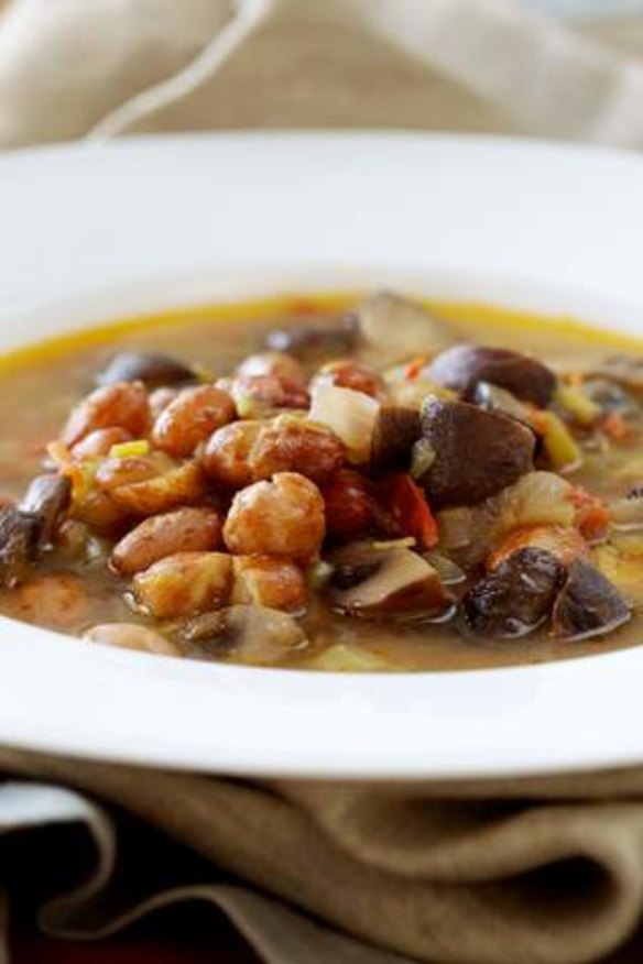 Borlotti bean and mushroom soup.