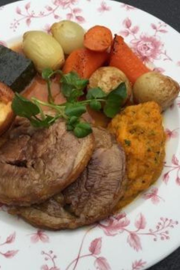 Sunday roast at The Woolwich Pier Hotel.