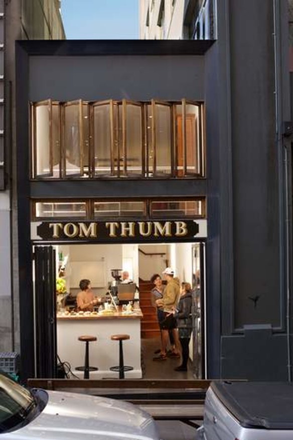 Coffee-and-brunch hole Tom Thumb.