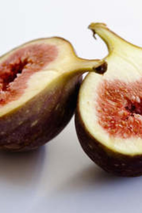 Figs contain a healthy amount of polyphenols, antioxidants and flavonoids, which have been linked to prolonged sexual performance.