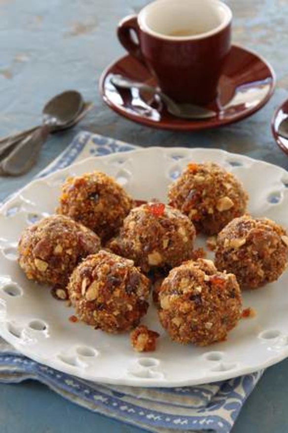 Hazelnut dulce de leche balls: Bitter, sweet, crunchy and lots of fun.